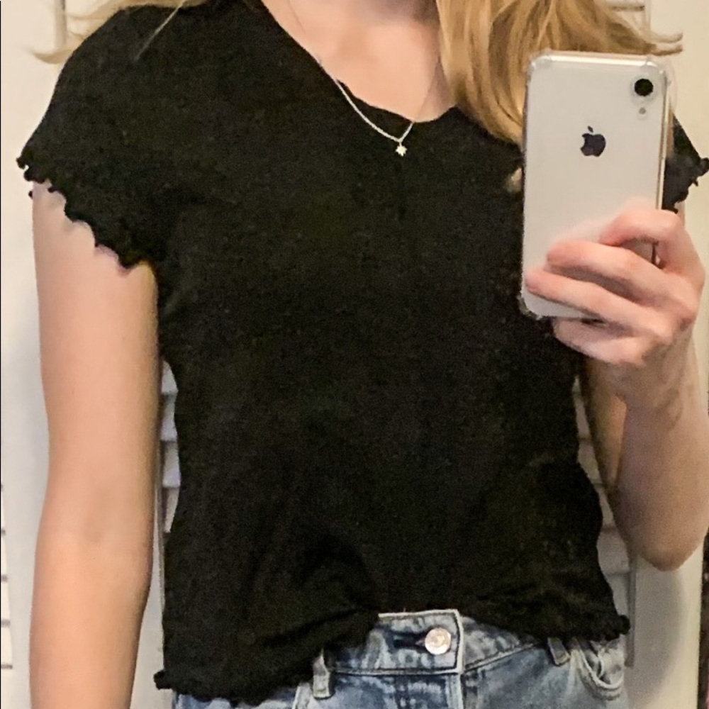 Ruffled sleeved tee